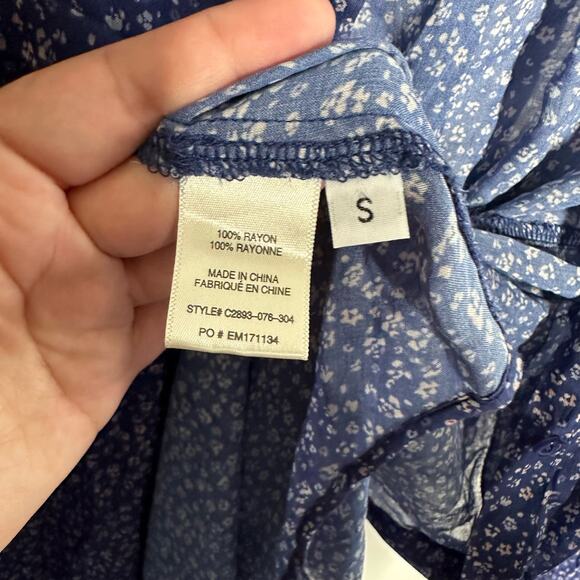 Cloth & Stone Women's Blue Micro Floral Button Up Blouse Size Small Spring - Picture 6 of 7